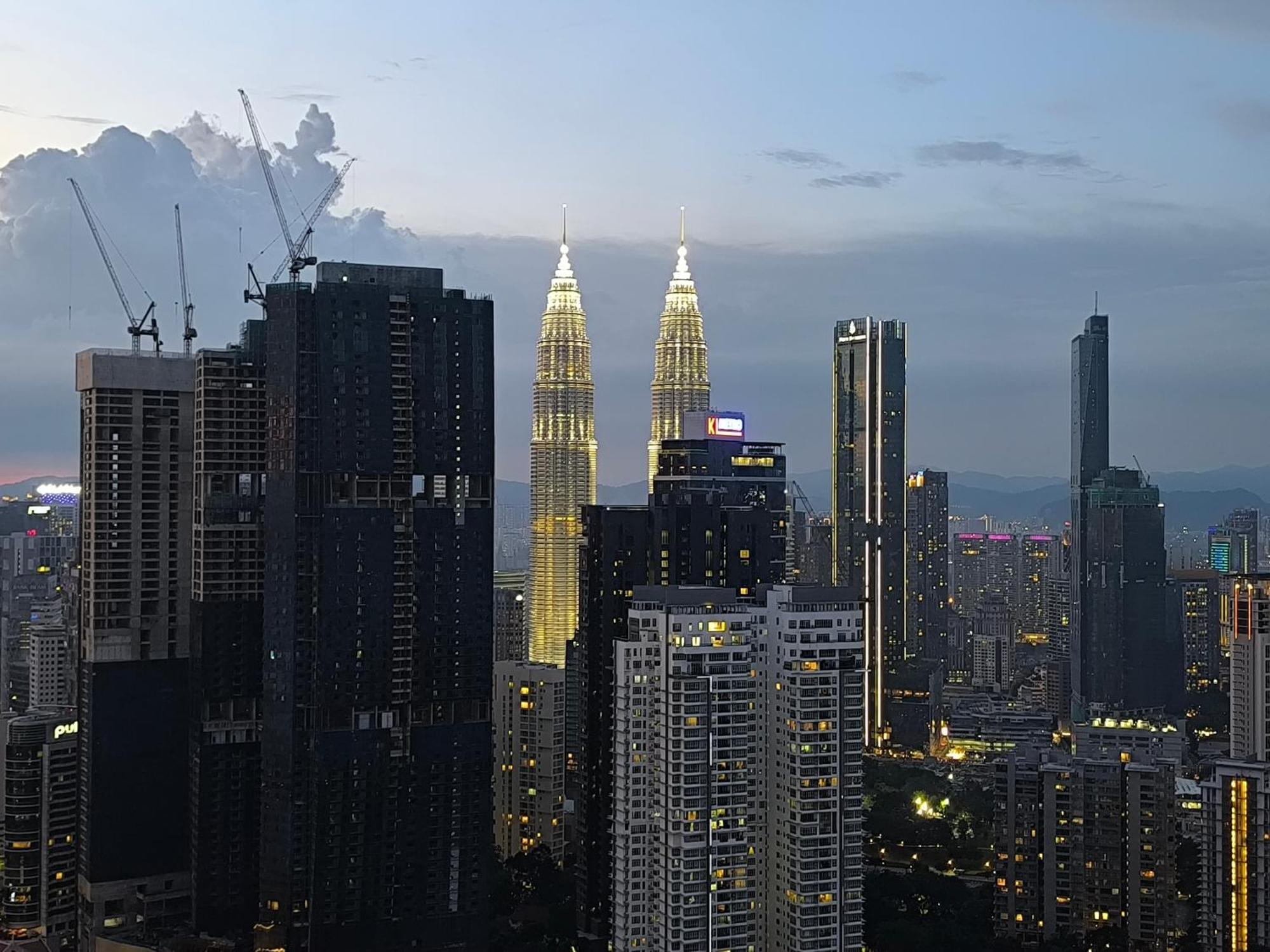 Agile Bukit Bintang Residences Trx Kl Pangsapuri Kuala Lumpur